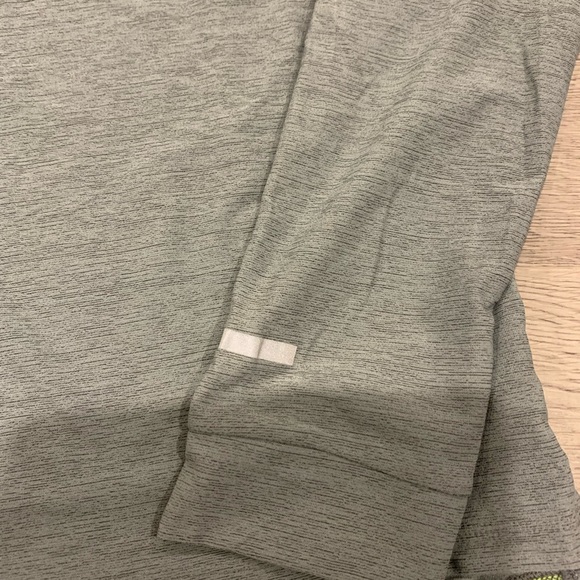 Boy's XL 14/16 Dri-Power Russell Gray Long Sleeve Shirt NWT - Picture 4 of 6